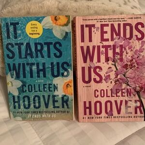 book bundle Colleen Hoover - It Starts with Us and It Ends with Us